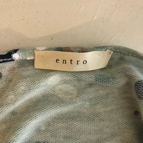 Entro Splattered Paint Cold Shoulder Halter Top - Picture 7 of 8